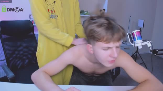 travis_wolf_ prettyface Webcam SHOW @ Chaturbate 12-10-2025