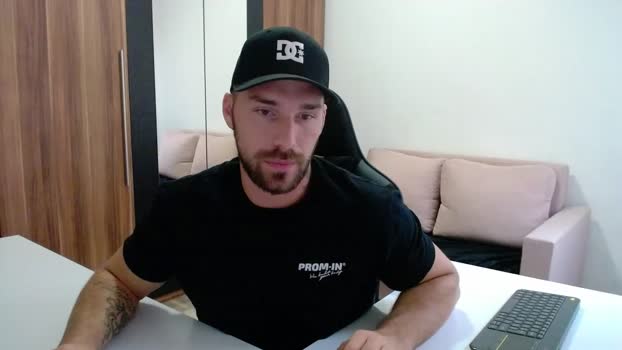 darius_94 handsome Webcam SHOW @ Chaturbate 15-10-2025