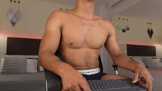 danteestone strip Webcam SHOW @ Chaturbate 18-10-2025