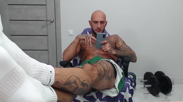 maxi_foxxx lovense Webcam SHOW @ Chaturbate 18-10-2025