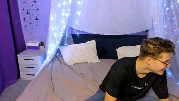 travis_wolf_ show Webcam SHOW @ Chaturbate 19-10-2025