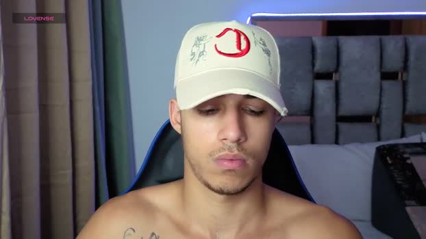 orionblaze69_ kiss Webcam SHOW @ Chaturbate 22-10-2025