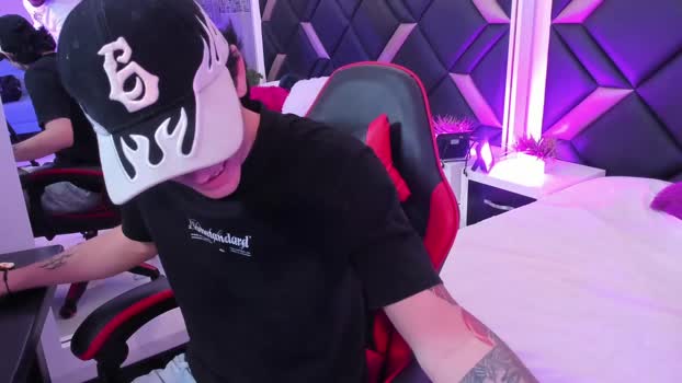 handsomeboys19 suckshow Webcam SHOW @ Chaturbate 23-10-2025
