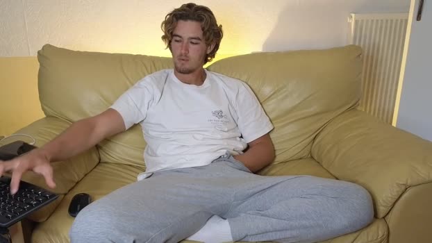 alex83530 Webcam Webcam SHOW @ Chaturbate 25-10-2025