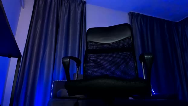 paris_lock show Webcam SHOW @ Chaturbate 26-10-2025