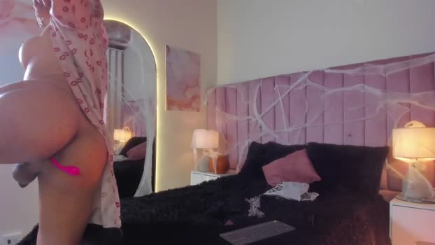 aleja_arango show Webcam SHOW @ Chaturbate 27-10-2025