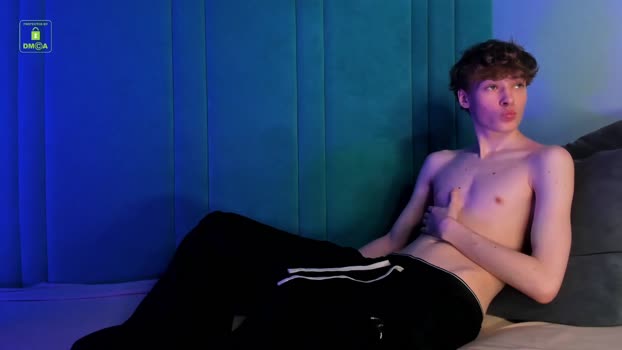 curlytwinkboy kiss Webcam SHOW @ Chaturbate 02-11-2025