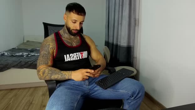 masculineguy69 orgasm Webcam SHOW @ Chaturbate 04-11-2025