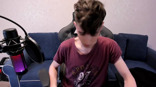 james_mil Ass Webcam SHOW @ Chaturbate 04-11-2025