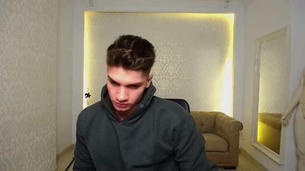maxkaiden lick Webcam SHOW @ Chaturbate 08-11-2025