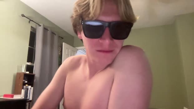 gavinnumbers suckshow Webcam SHOW @ Chaturbate 10-11-2025