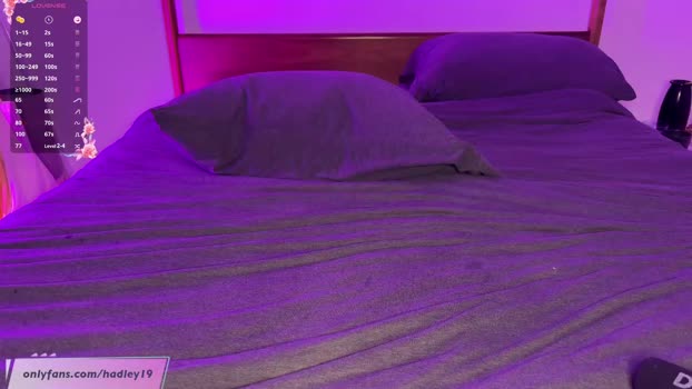 hadley19 kiss Webcam SHOW @ Chaturbate 13-11-2025