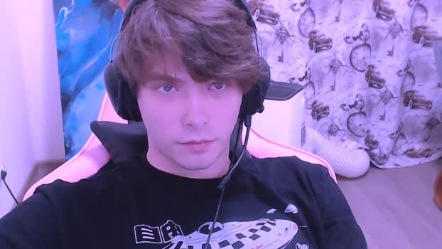 dmitryromanov love Webcam SHOW @ Chaturbate 17-11-2025