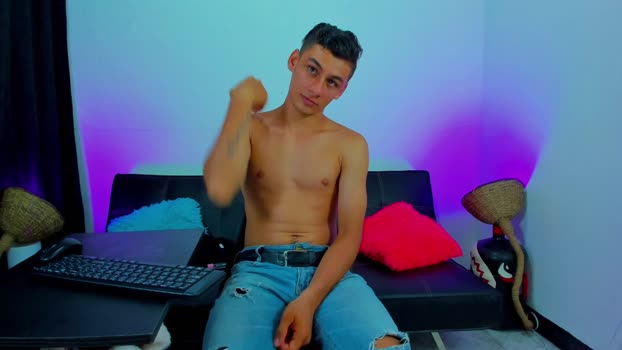 max_wild01 Porn Webcam SHOW @ Chaturbate 17-11-2025