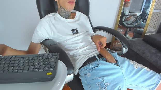 darwin_ggh sweet Webcam SHOW @ Chaturbate 19-11-2025