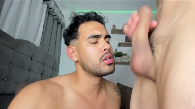 jacksonandmatt fingering Webcam SHOW @ Chaturbate 18-11-2025