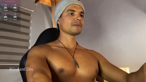 daniel0910s lick Webcam SHOW @ Chaturbate 20-11-2025