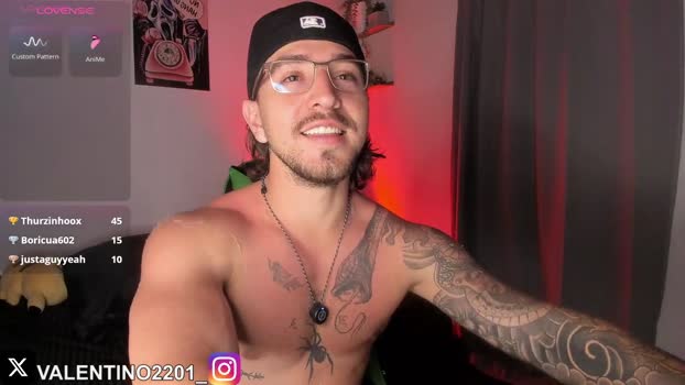 valentino2201 fuckme Webcam SHOW @ Chaturbate 24-11-2025