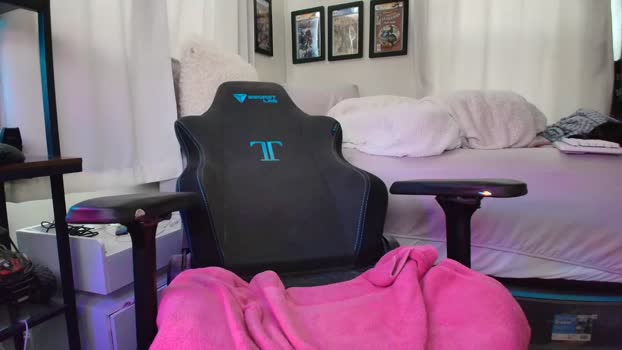 cuteypi Porn Webcam SHOW @ Chaturbate 02-12-2025