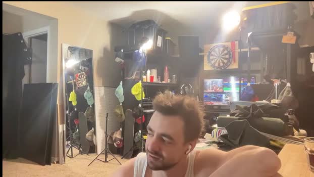 brad_bounce show Webcam SHOW @ Chaturbate 06-12-2025