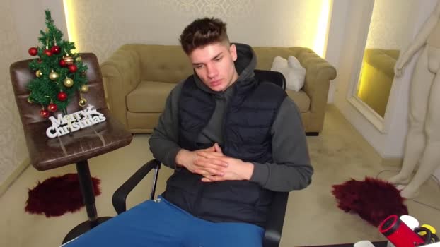 maxkaiden playtime Webcam SHOW @ Chaturbate 06-12-2025