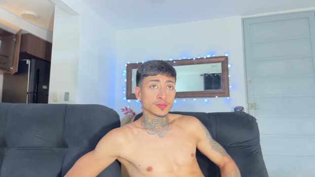 tattoguys_cums cute Webcam SHOW @ Chaturbate 05-12-2025