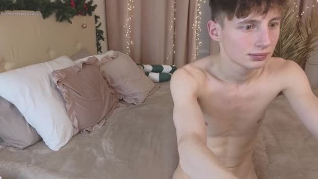 crisp1n strip Webcam SHOW @ Chaturbate 11-12-2025