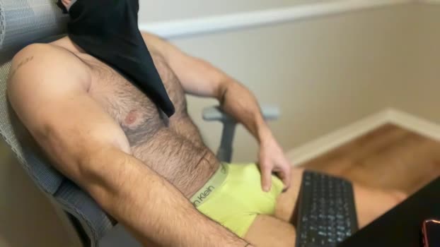 hungbwc9in hard Webcam SHOW @ Chaturbate 15-12-2025