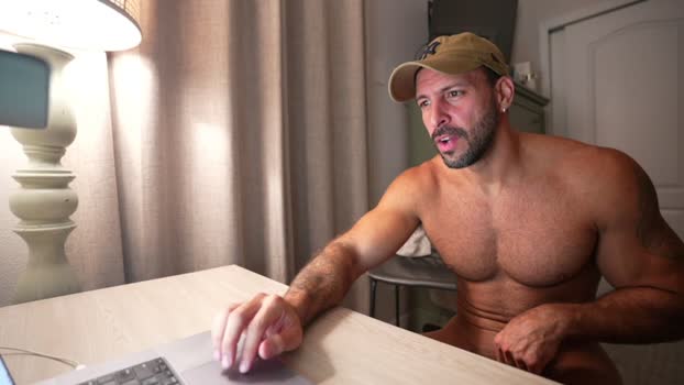 brucestryker hard Webcam SHOW @ Chaturbate 19-12-2025