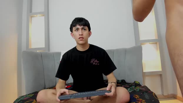 hoot_booys_ bigcock Webcam SHOW @ Chaturbate 24-12-2025