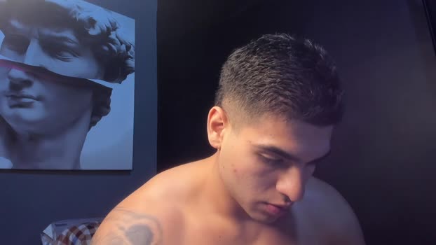 nicolasmuscle kiss Webcam SHOW @ Chaturbate 25-12-2025