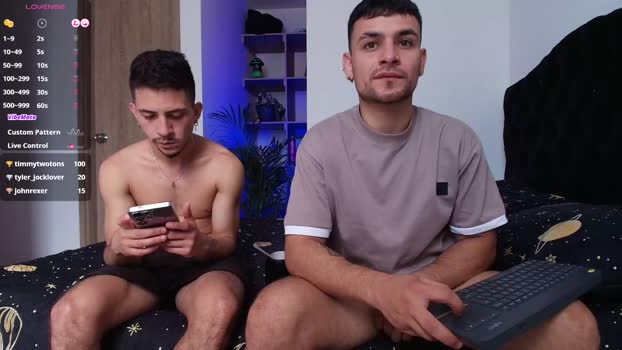 aron_santoro1 Show Webcam SHOW @ Chaturbate 27-12-2025