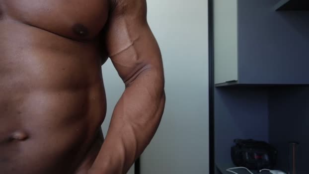 henrimusclee kiss Webcam SHOW @ Chaturbate 28-12-2025