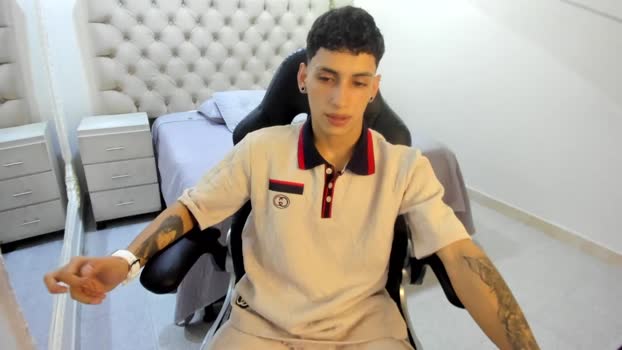 jhoanleandro kiss Webcam SHOW @ Chaturbate 30-12-2025