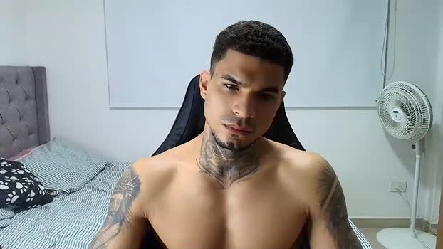 juan_gomez_1 spanking Webcam SHOW @ Chaturbate 31-12-2025