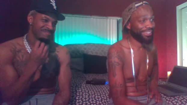 marrieddlbottomhungdltop bigballs Webcam SHOW @ Chaturbate 31-12-2025