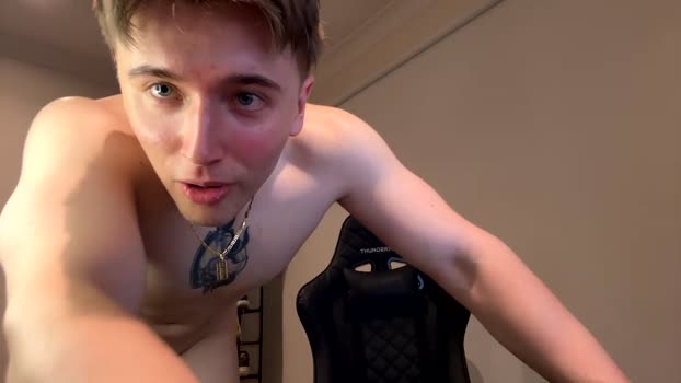 donkeydickbrad strip Webcam SHOW @ Chaturbate 02-01-2026