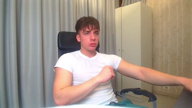 kellenwest strip Webcam SHOW @ Chaturbate 04-01-2026