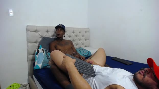 yulian_23 fingering Webcam SHOW @ Chaturbate 04-01-2026