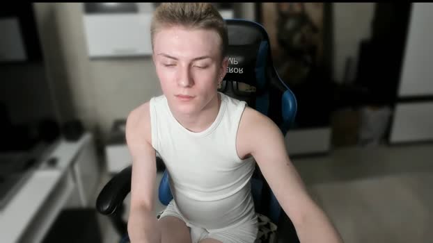 labubu_boy deep Webcam SHOW @ Chaturbate 06-01-2026