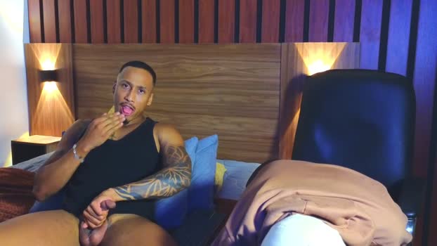 max_tayloor Webcam Webcam SHOW @ Chaturbate 06-01-2026
