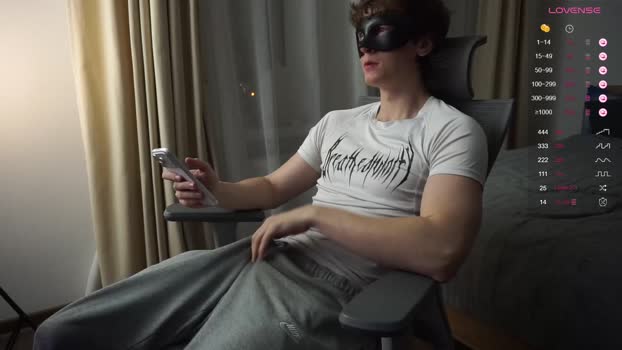 maestro3369 kiss Webcam SHOW @ Chaturbate 06-01-2026