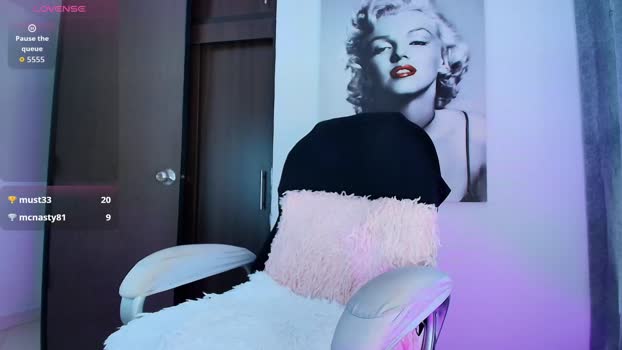 carolyne_sweet bigass Webcam SHOW @ Chaturbate 13-01-2026