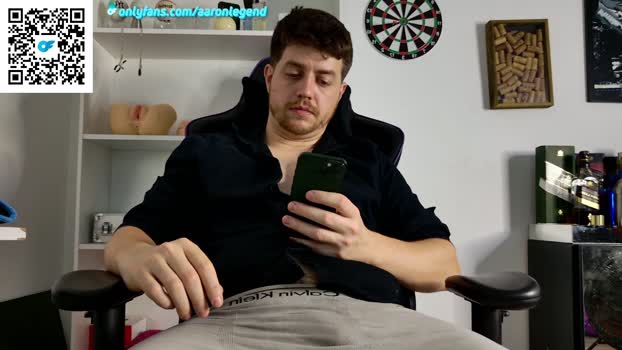 aaronlegend striptease Webcam SHOW @ Chaturbate 18-01-2026