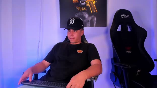 masters_boys striptease Webcam SHOW @ Chaturbate 18-01-2026