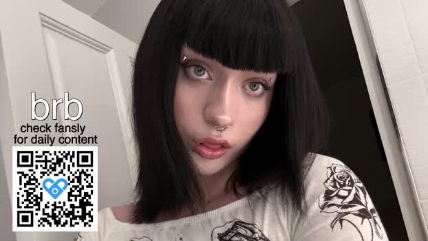 vailyreb sexytrans Webcam SHOW @ Chaturbate 21-01-2026