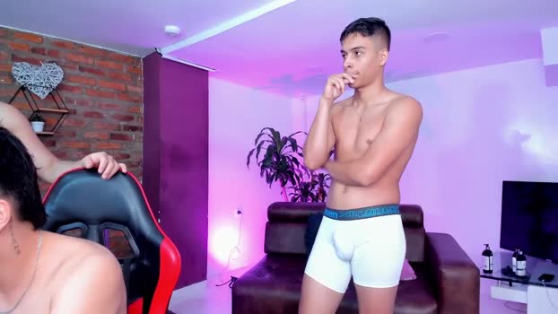 space_boys18 horny Webcam SHOW @ Chaturbate 04-02-2026