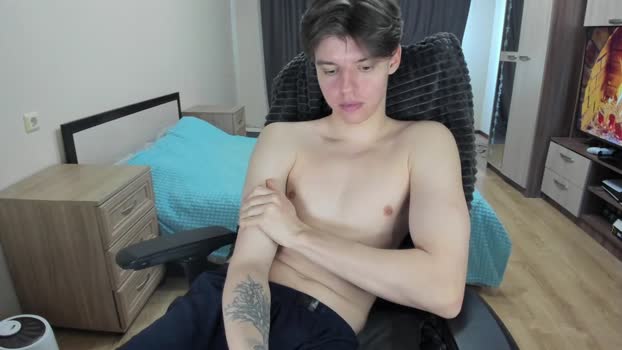 guy_liam1 fuckher Webcam SHOW @ Chaturbate 15-02-2026