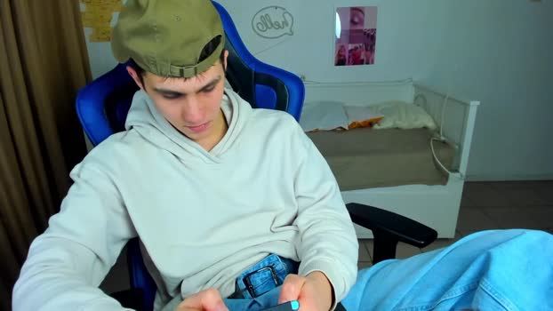 frank_mooree kiss Webcam SHOW @ Chaturbate 18-02-2026