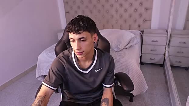 jhoanleandro toys Webcam SHOW @ Chaturbate 25-02-2026